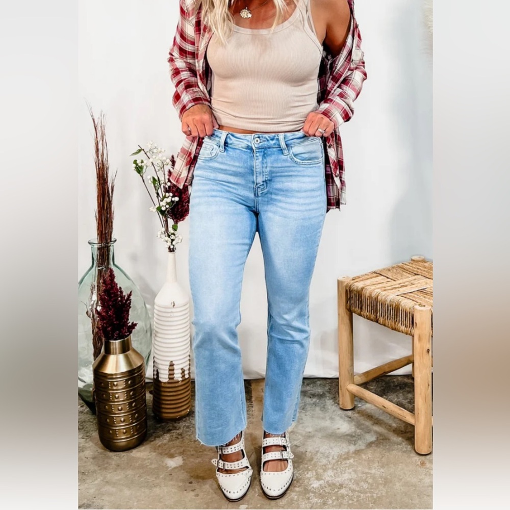 Vervet High Rise Cropped Flare Non-Distressed Light Wash Jeans Size 29